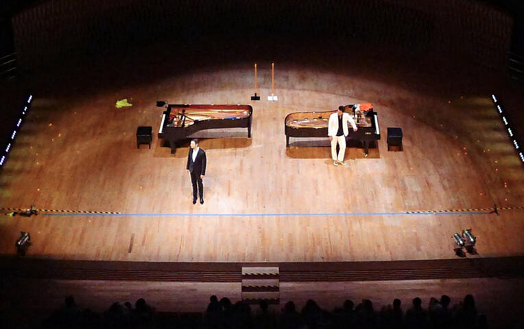 Piano Battle, Shanghai © Tomek Ness