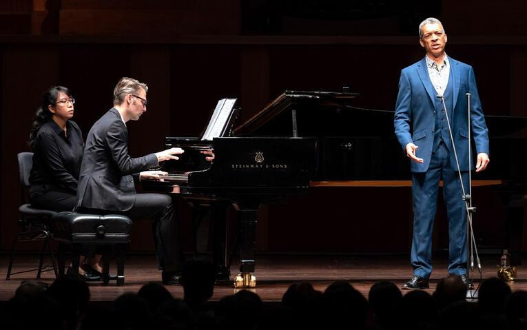 with Roderick Williams, Singapore © SSO