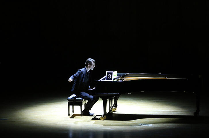 Piano Battle, Seoul © Gao Wei